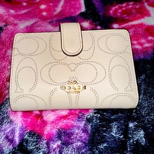 Coach Small Bi-fold Women’s Wallet